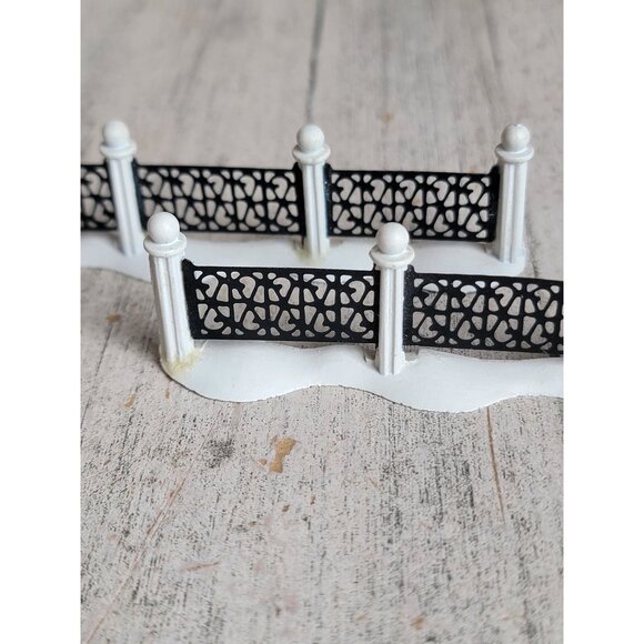 Dept 56 iron fence snow village accessory Xmas set - Picture 2 of 5